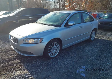2011 Volvo S40 T5/T5 R-Design z USA, uszkodzony, nr VIN YV1672MS3B2544216